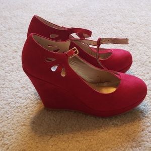 Red wedges